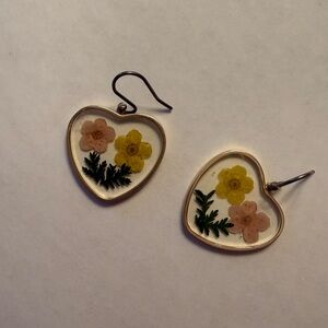 Handmade Resin preserved Flower heart dangly earrings
